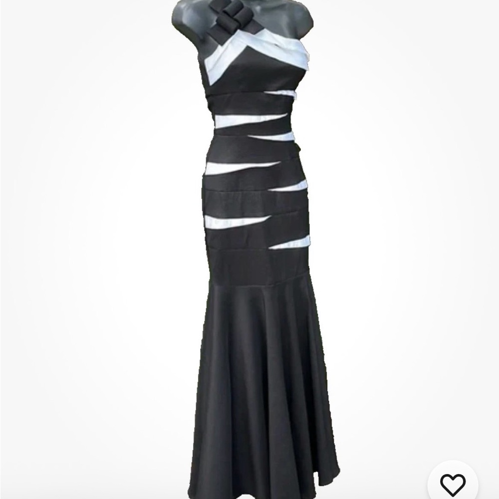 Betsy & Adam Ruffle One Shoulder Scuba Trumpet Gown Black White Size 4